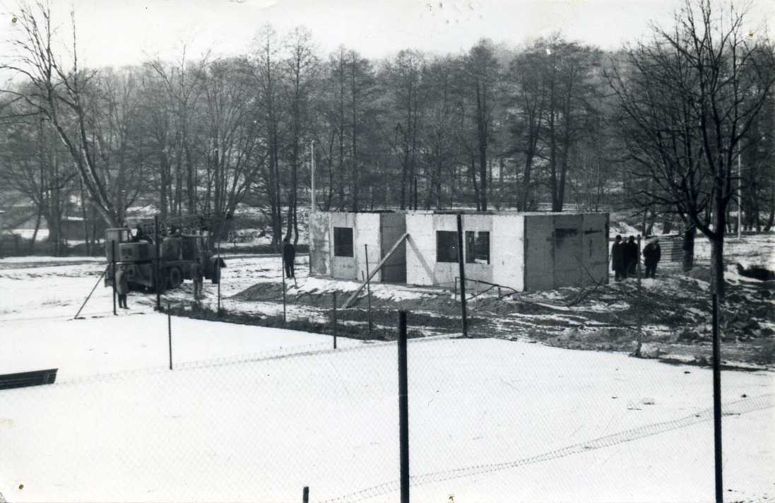 Přístavba dvorců 002